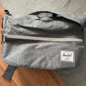 Herschel messenger bag